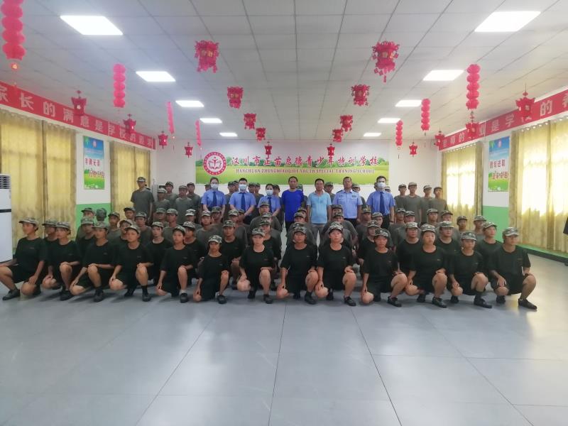 热烈欢迎汉川市人民检察院领导莅临我校开展法制教育活动