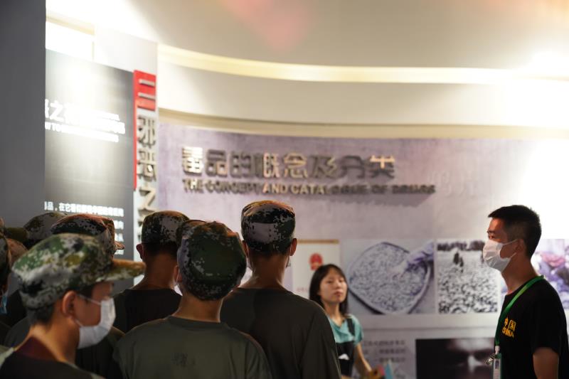 学校定期开展禁毒预防宣传教育活动 提高青少年防范抵御毒品能力