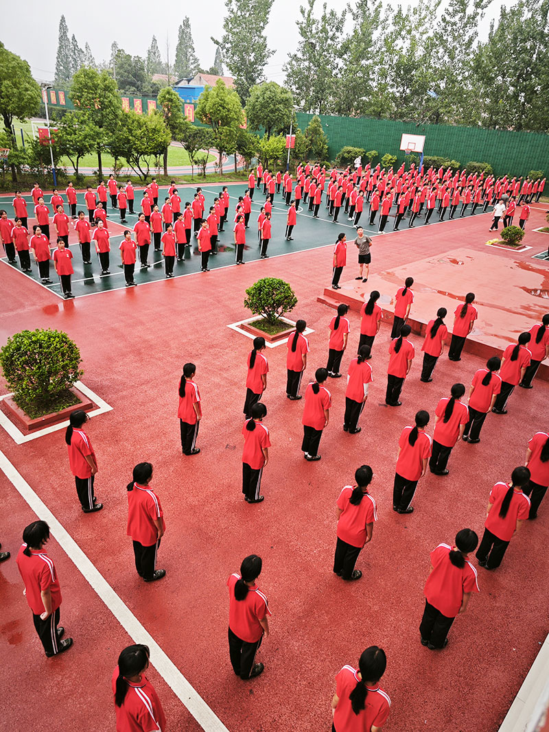 为什么青春期孩子总沉迷手机而忽略学业？